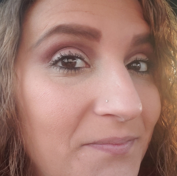 Younique liquid eyeshadow- Willed - Picture 4 of 4